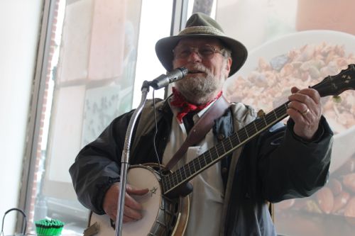 Warren McKnight and his banjo