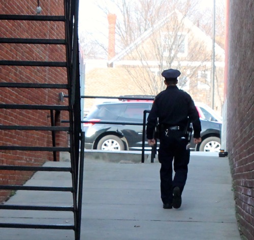 2014_1125_cop_on_beat