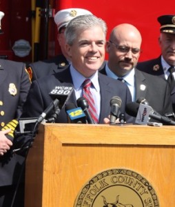 2015_0416_Bellone_presser